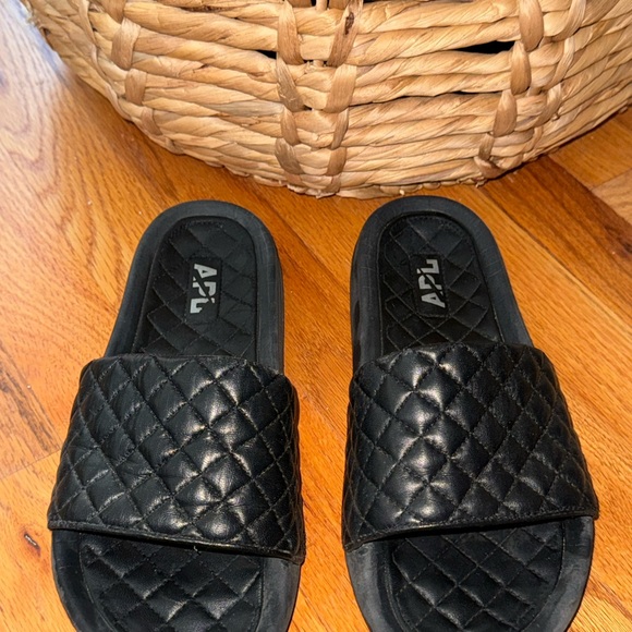 APL LUSSO SLIDES - Picture 4 of 11